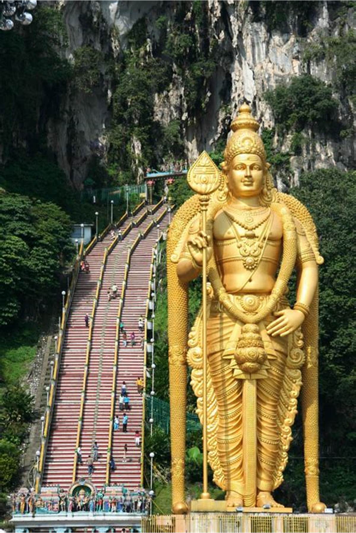  The Batu Caves Lord Murugan temple is one of the most popular Hindu shrines outside India (Malaysia Murugan Temple)